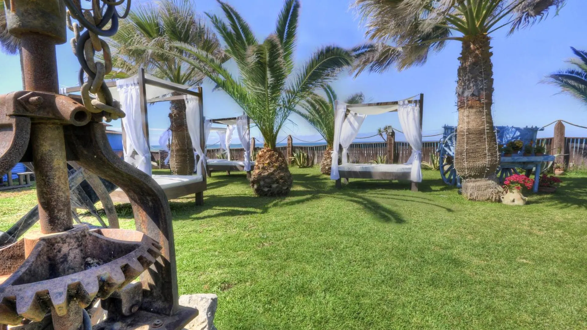 Habitaciones Sajorami Beach contacts